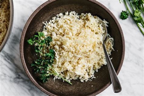 What are the benefits of incorporating cauliflower rice into your diet?